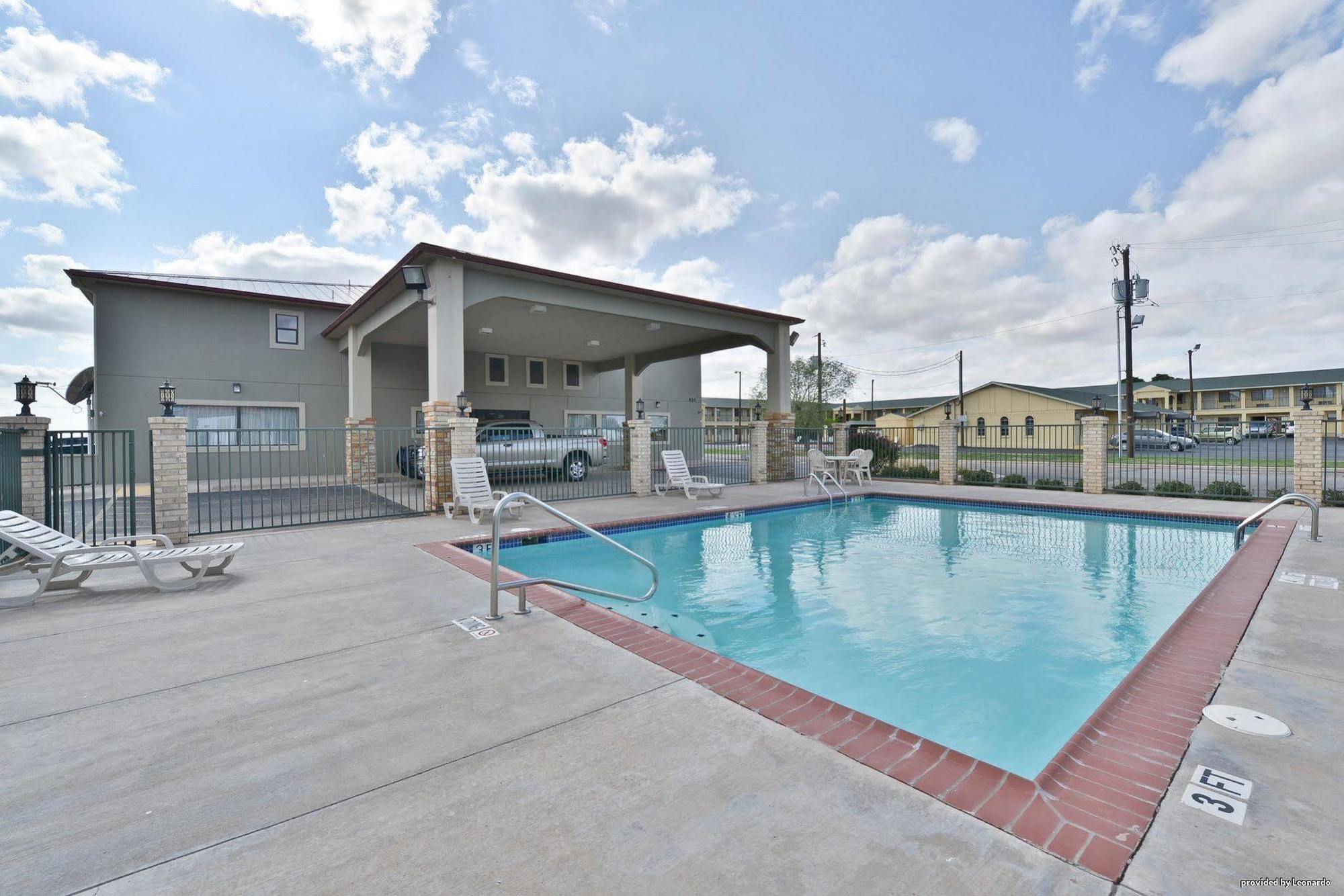 Best Western Snyder Inn Exterior photo